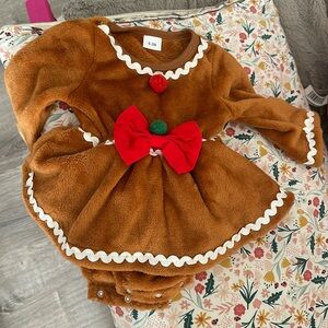 Baby gingerbread outfit for Christmas photos